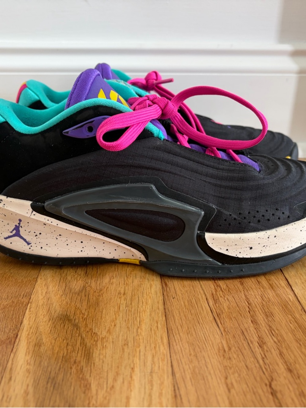 Air Jordan Luka 2 Sneakers youth 7/ women’s 8.5